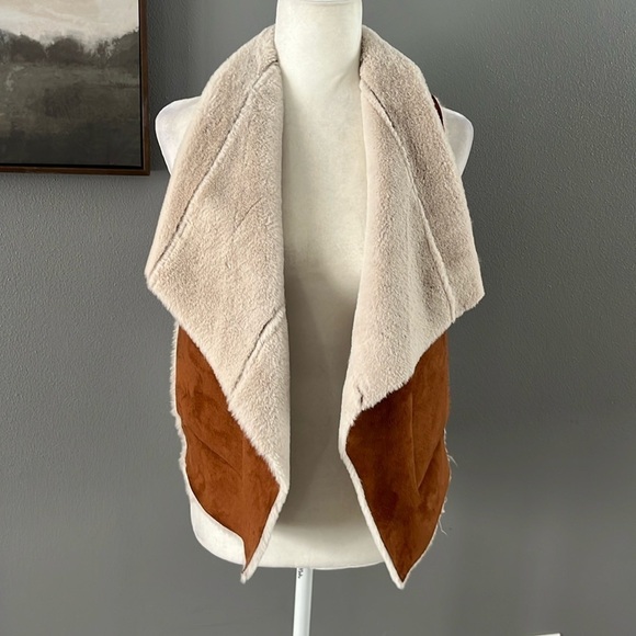 Chaser Faux Suede Shearling Vest - Picture 1 of 8